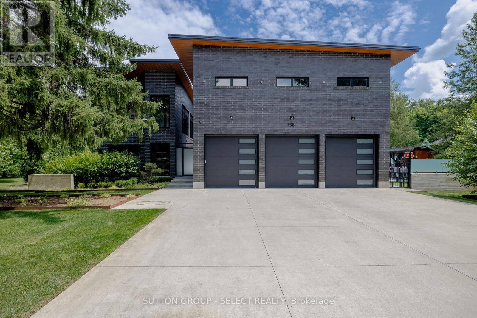 London South (south K), ON N6K4R8,9385 ELVIAGE DRIVE