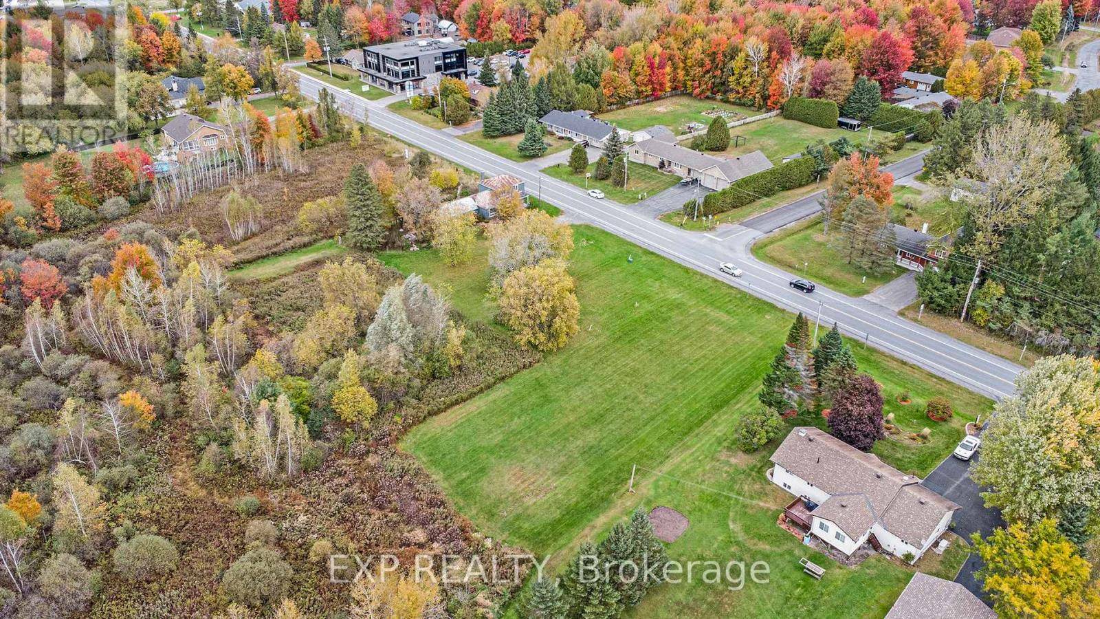 Russell, ON K0A2M0,620 LIMOGES RD #A