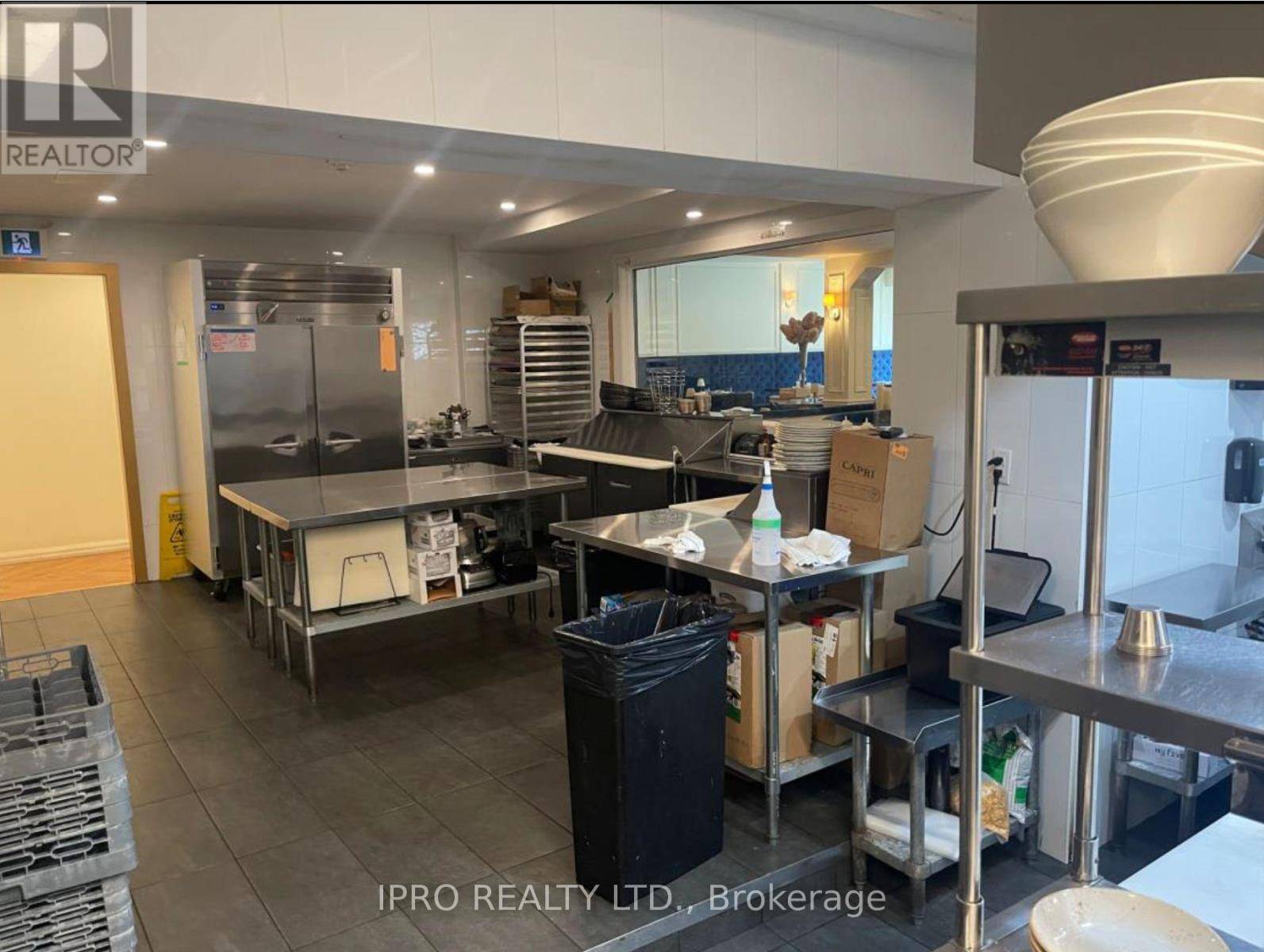 Hamilton (strathcona), ON L8P1B7,470 KING STREET W