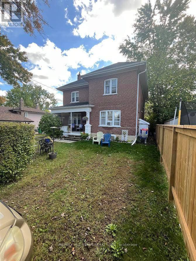 Peterborough South (west), ON K9J3W9,833 CRAWFORD DRIVE