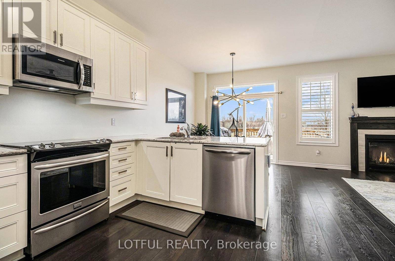 Ottawa, ON K2J6K5,905 FINESCALE WAY