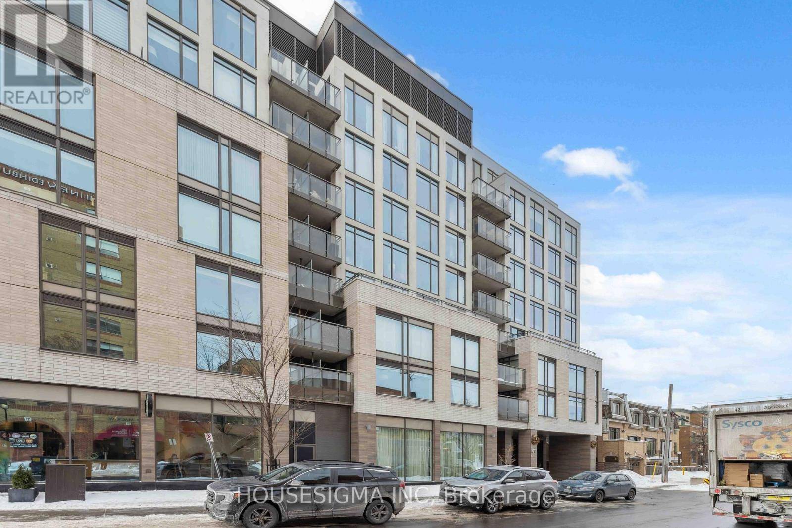 Ottawa, ON K1M2C5,411 Mackay ST #321