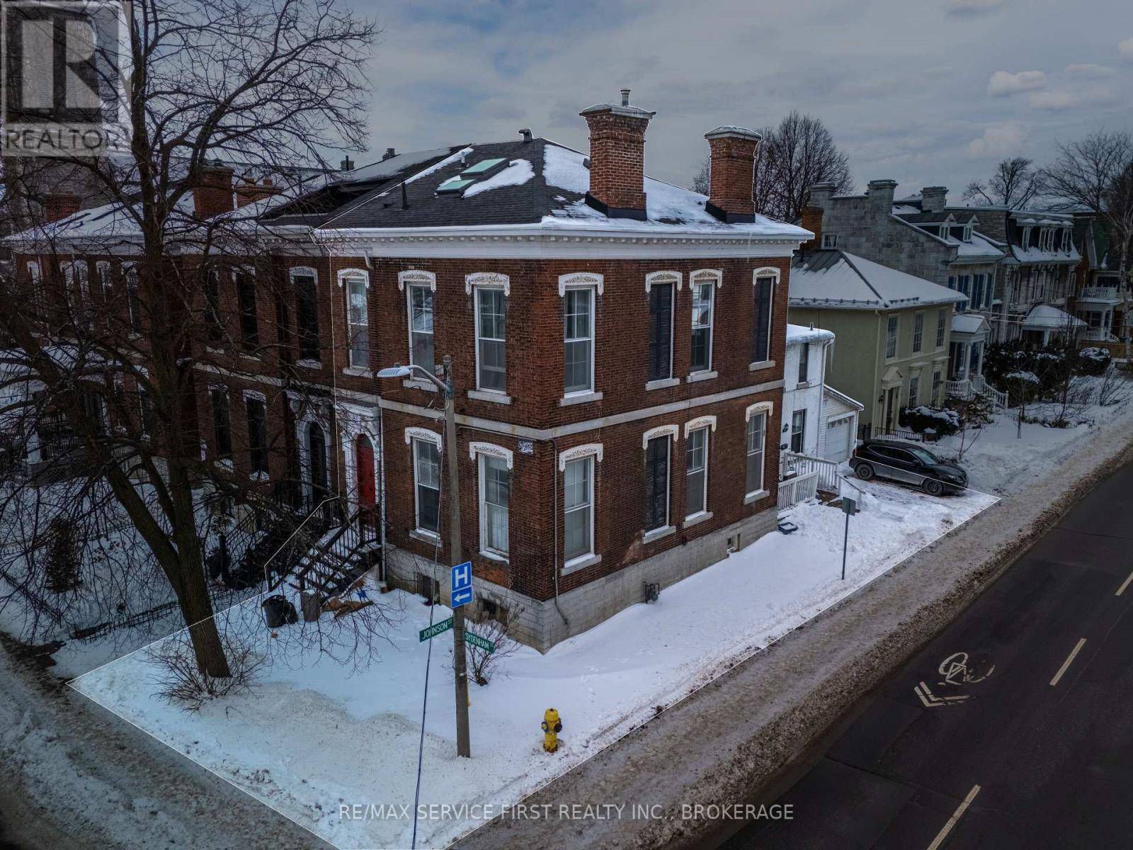 Kingston (14 - Central City East), ON K7L3H4,94 SYDENHAM STREET