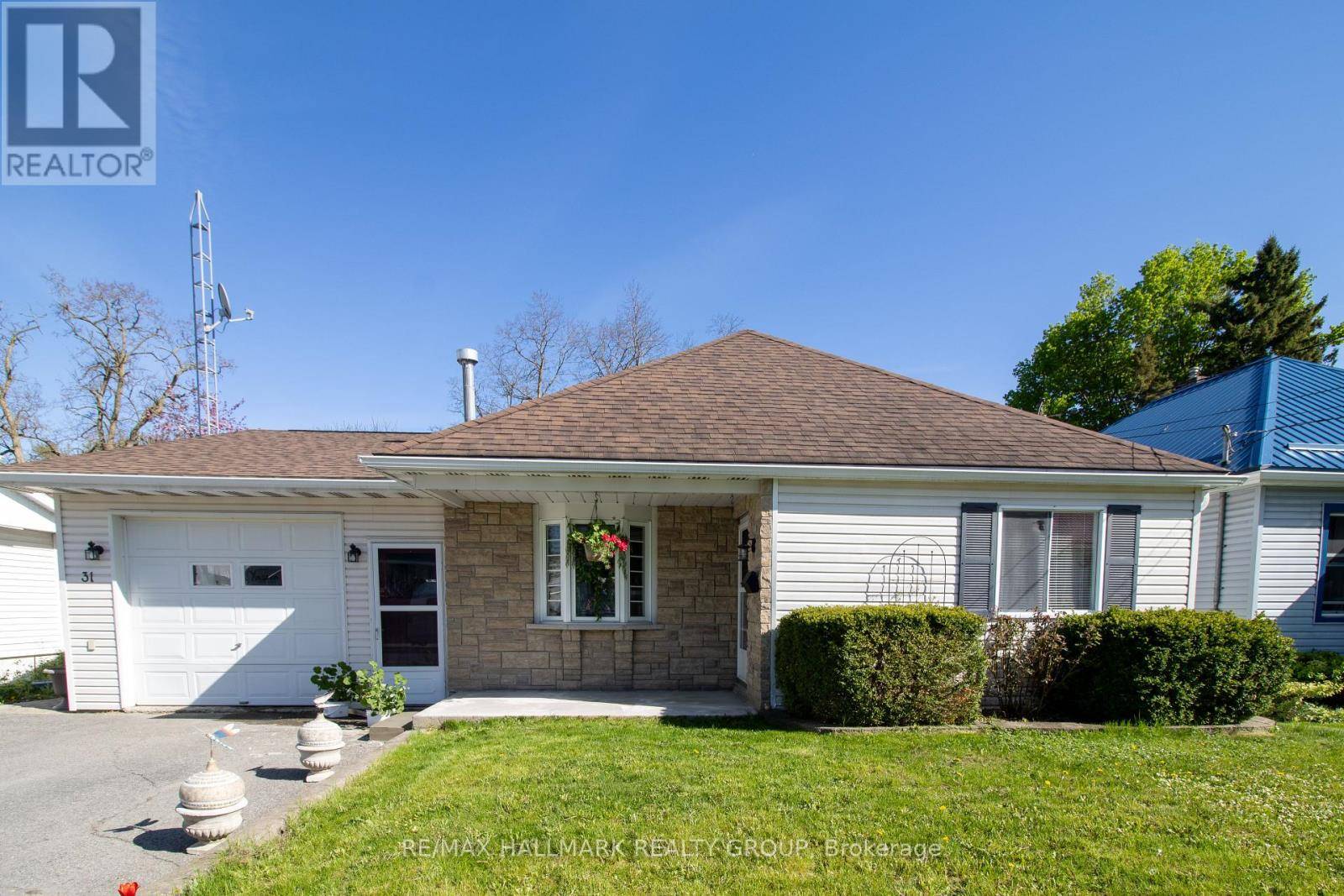 Brockville, ON K6V4L5,31 CHAFFEY STREET