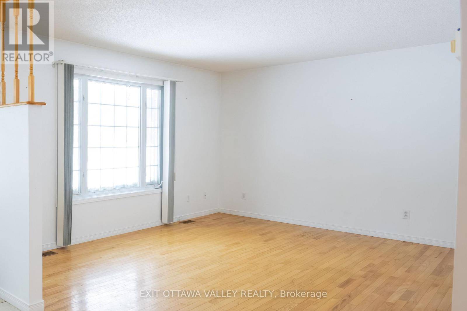 Madawaska Valley, ON K0J1B0,70 SPRUCEDALE AVENUE