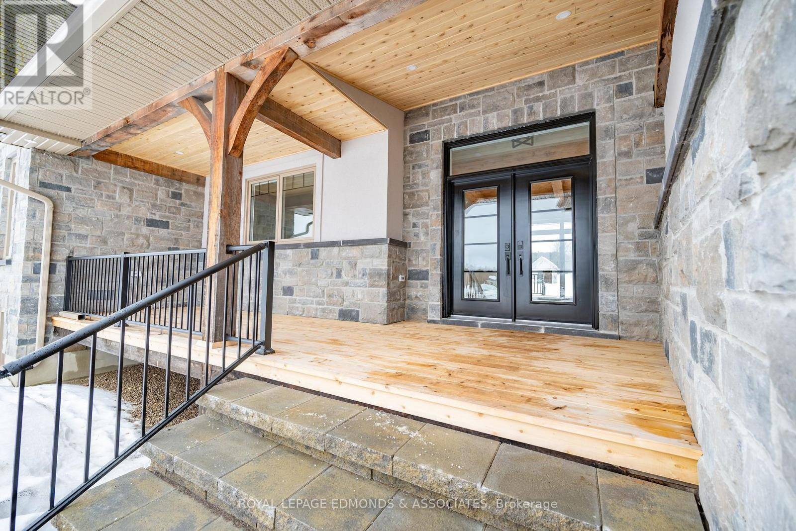 Petawawa, ON K8A8N2,14 FAIRWAY DRIVE N