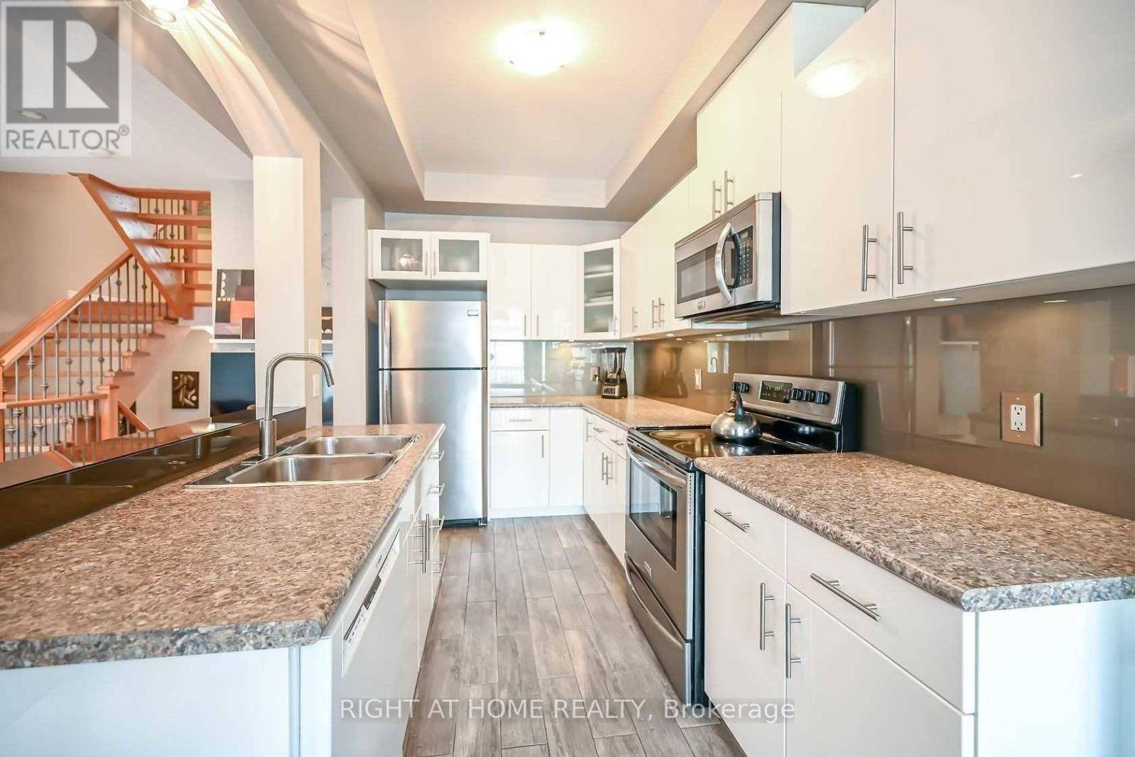 Hamilton (stoney Creek Mountain), ON L8J0C2,96 HIGHGATE DRIVE