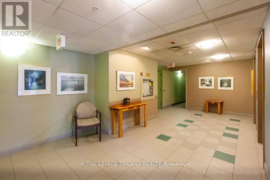 London, ON N6G4Z5,511 GAINSBOROUGH RD #127