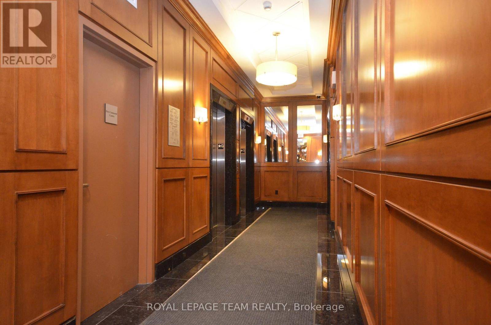 Ottawa, ON K1N0B7,242 RIDEAU ST #404