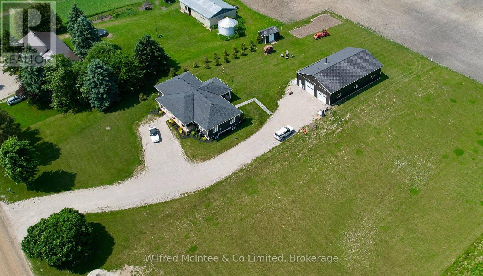 Huron-kinloss, ON N0G2B0,422 HAYES LAKE AVENUE