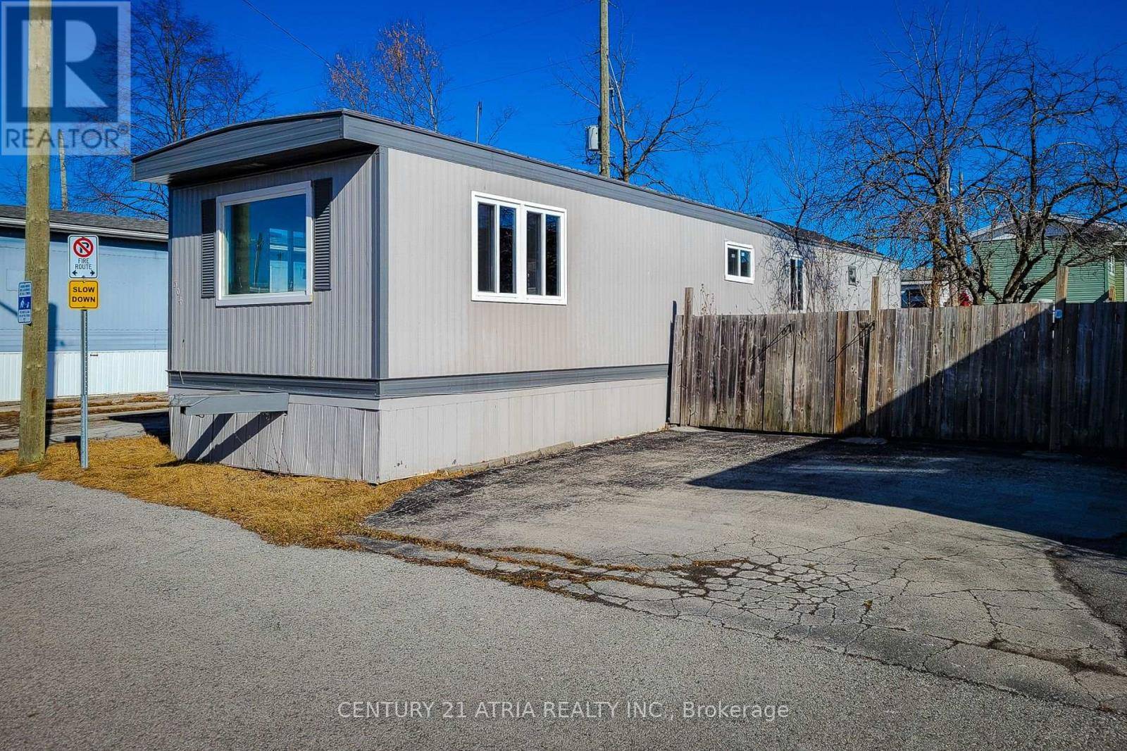 St. Catharines (western Hill), ON L2S2E5,241 St. Paul ST West #304