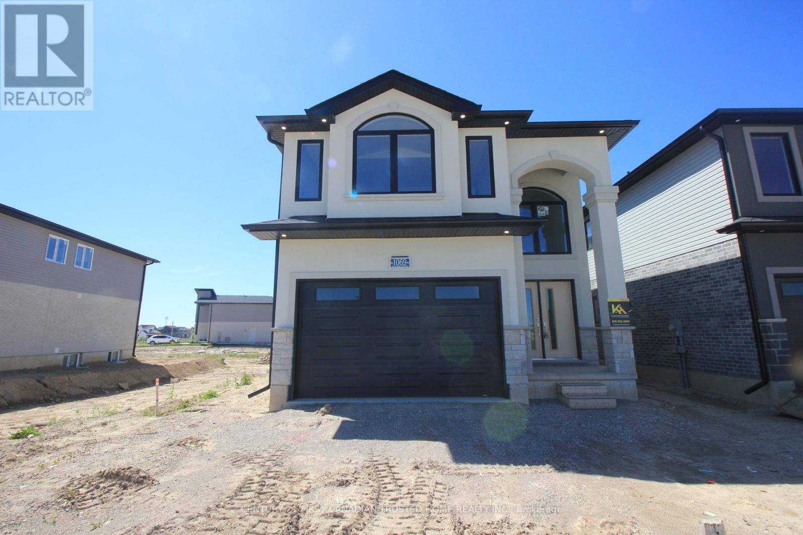 London South (south U), ON N6K0M2,1069 Karenana RD South #Upper