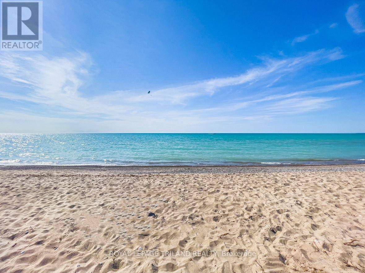 Lambton Shores (grand Bend), ON N0M1T0,13 ELMWOOD AVENUE