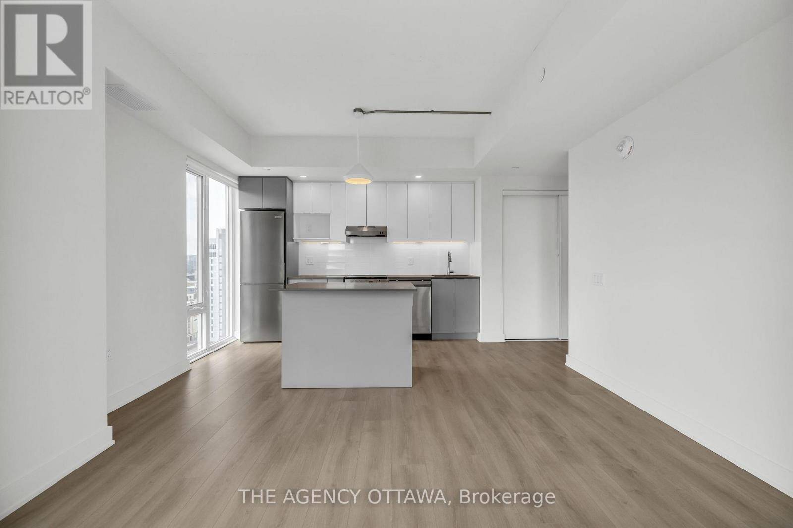 Ottawa, ON K1N0E9,199 Rideau ST #1509