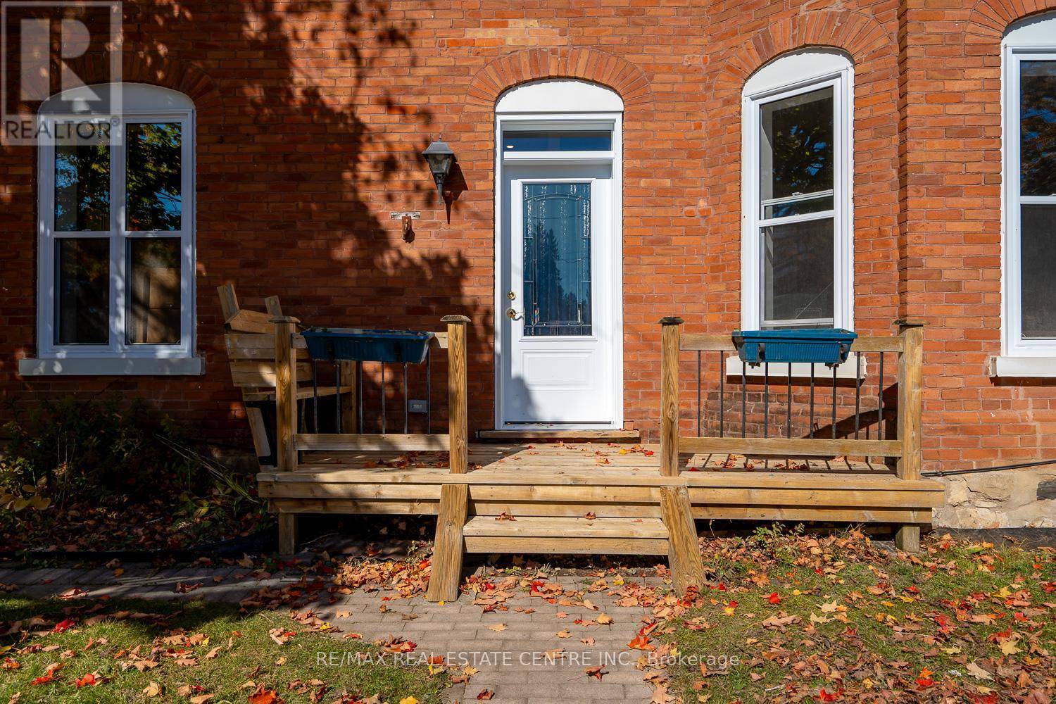 Shelburne, ON L0N1S3,154 MAIN STREET W