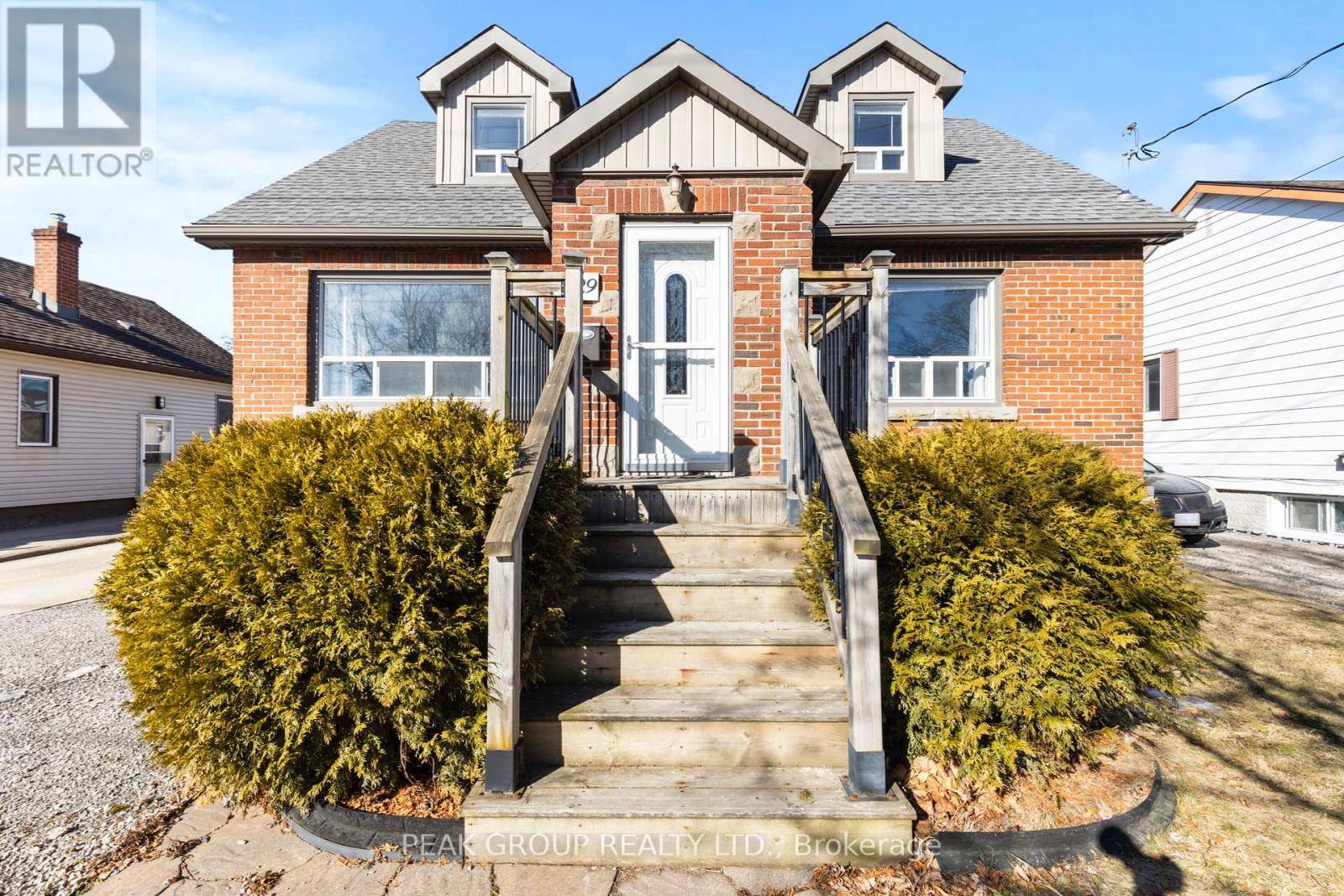 Welland (lincoln/crowland), ON L3B1P1,329 SCHOLFIELD AVENUE S
