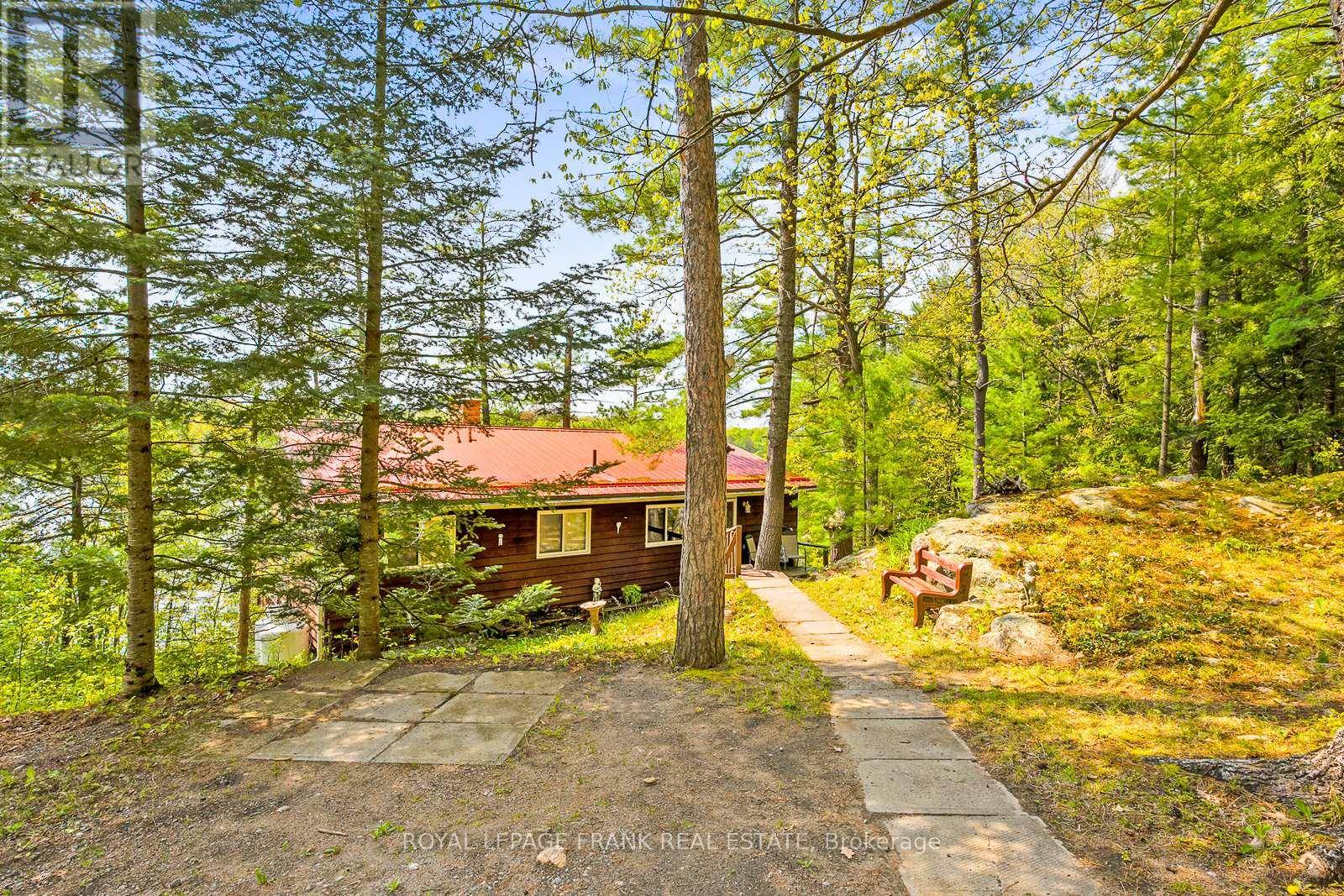 Minden Hills (lutterworth), ON K0M2K0,1452 RACKETY TRAIL ROAD