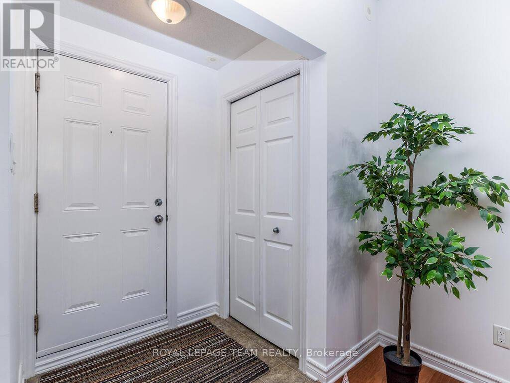 Ottawa, ON K2S0C8,1113 Stittsville Main ST #B