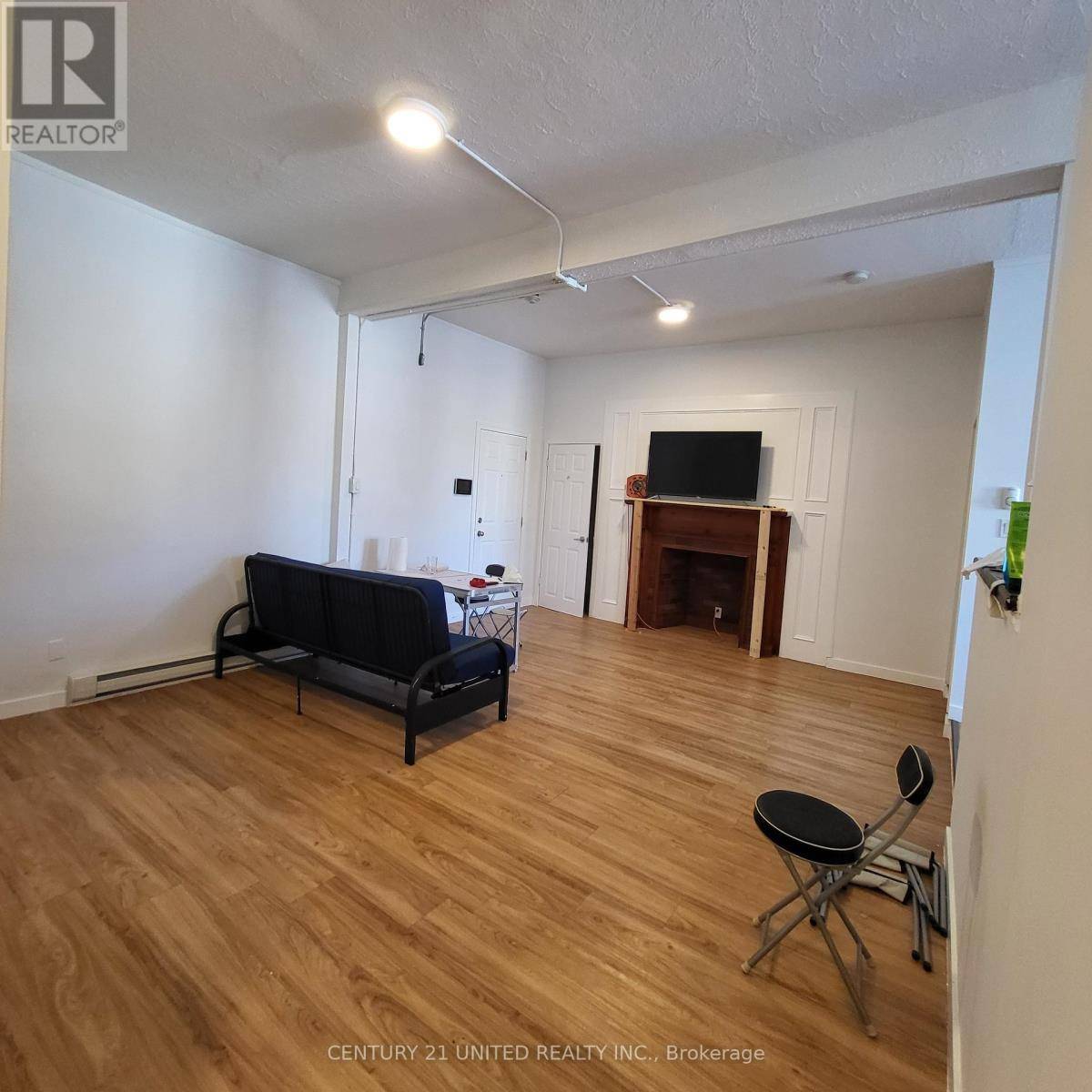 Peterborough (downtown), ON K9H1G8,174.5 Hunter ST #Unit 2