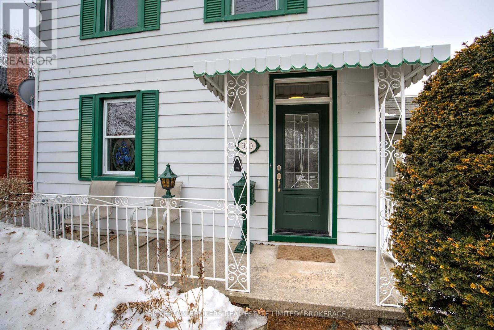 Gananoque, ON K7G2A4,370 STONE STREET S