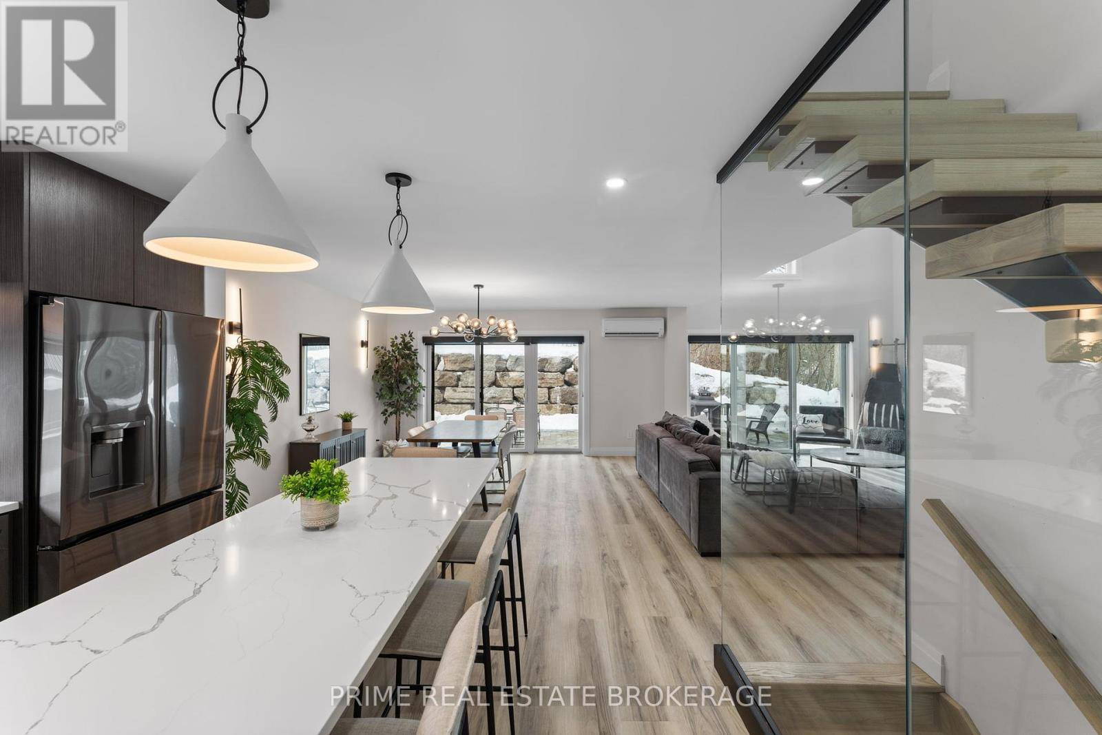 Lambton Shores (grand Bend), ON N0M1T0,35 WALKER STREET
