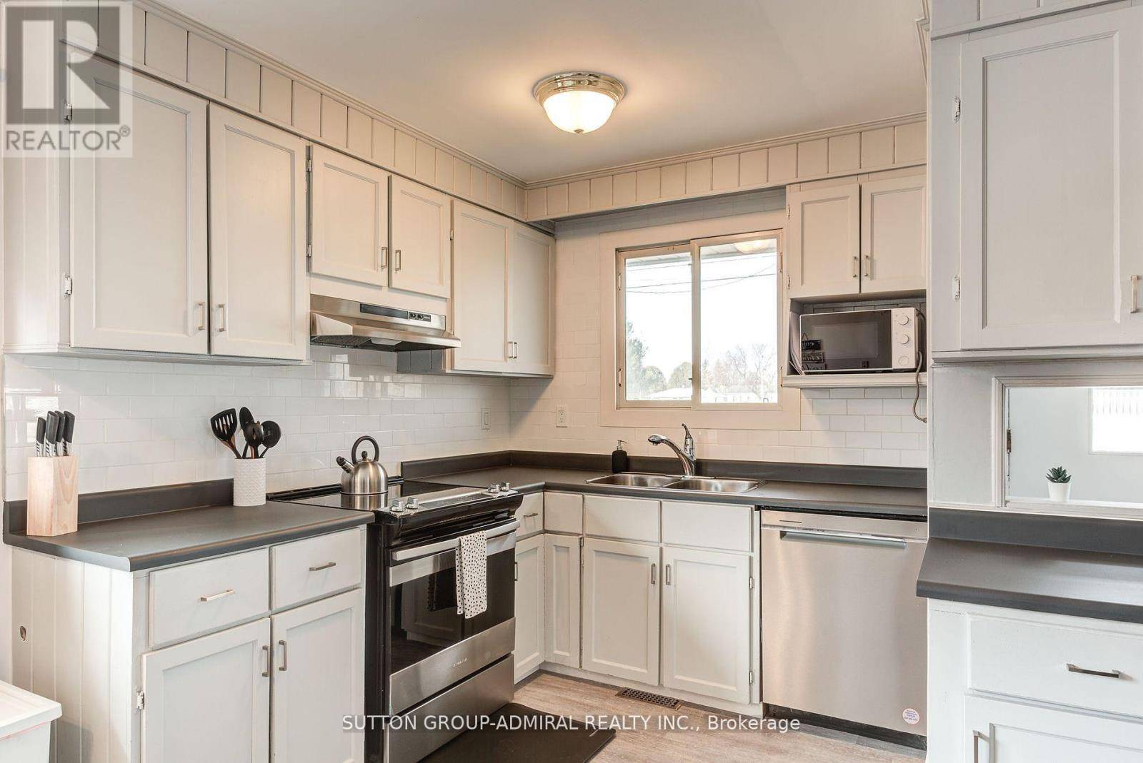 Greater Sudbury (remote Area), ON P3A4E9,1282 Gary AVE #Main Floor