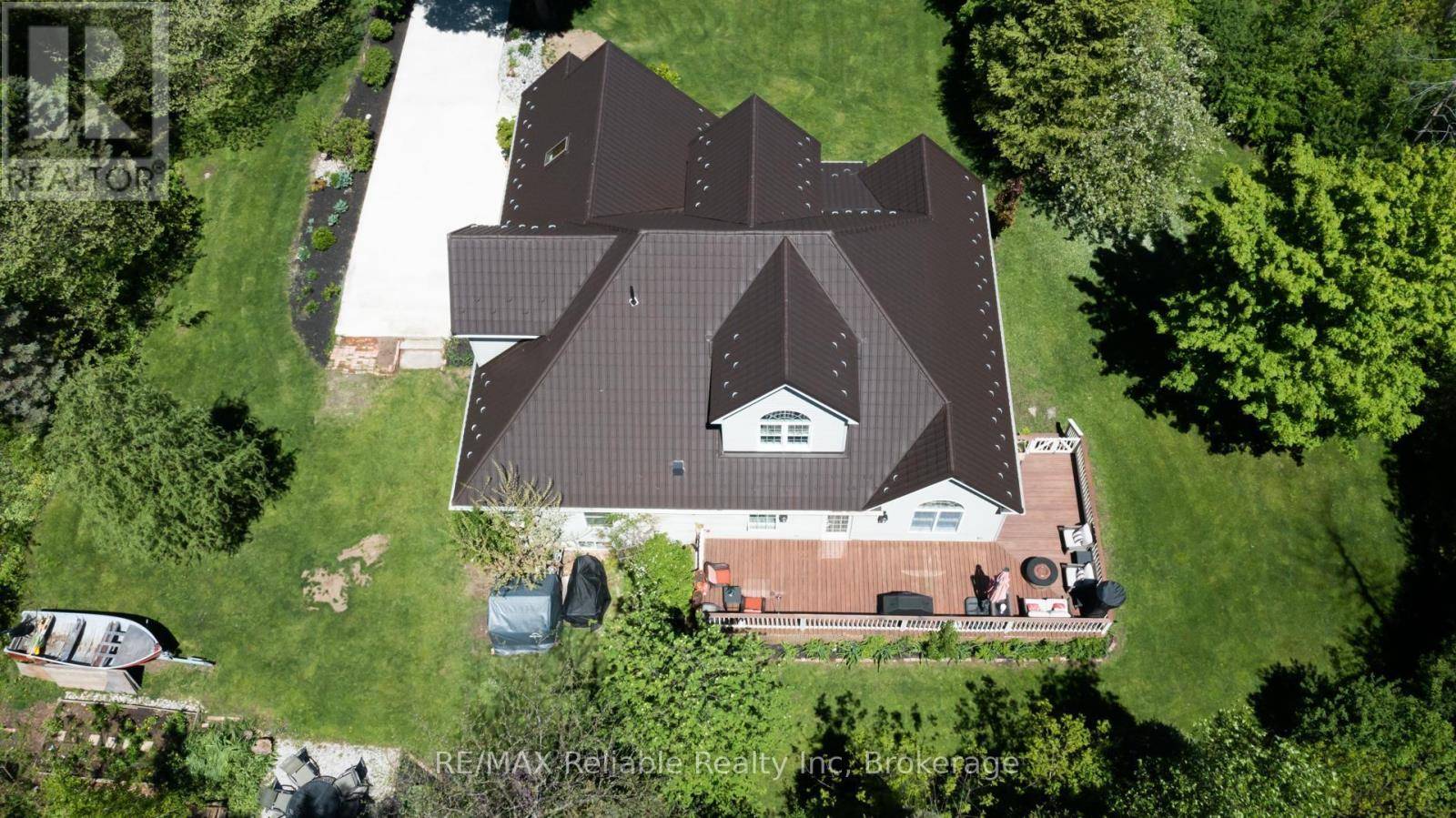 Bluewater (bayfield), ON N0M1G0,32 CHRISTY STREET