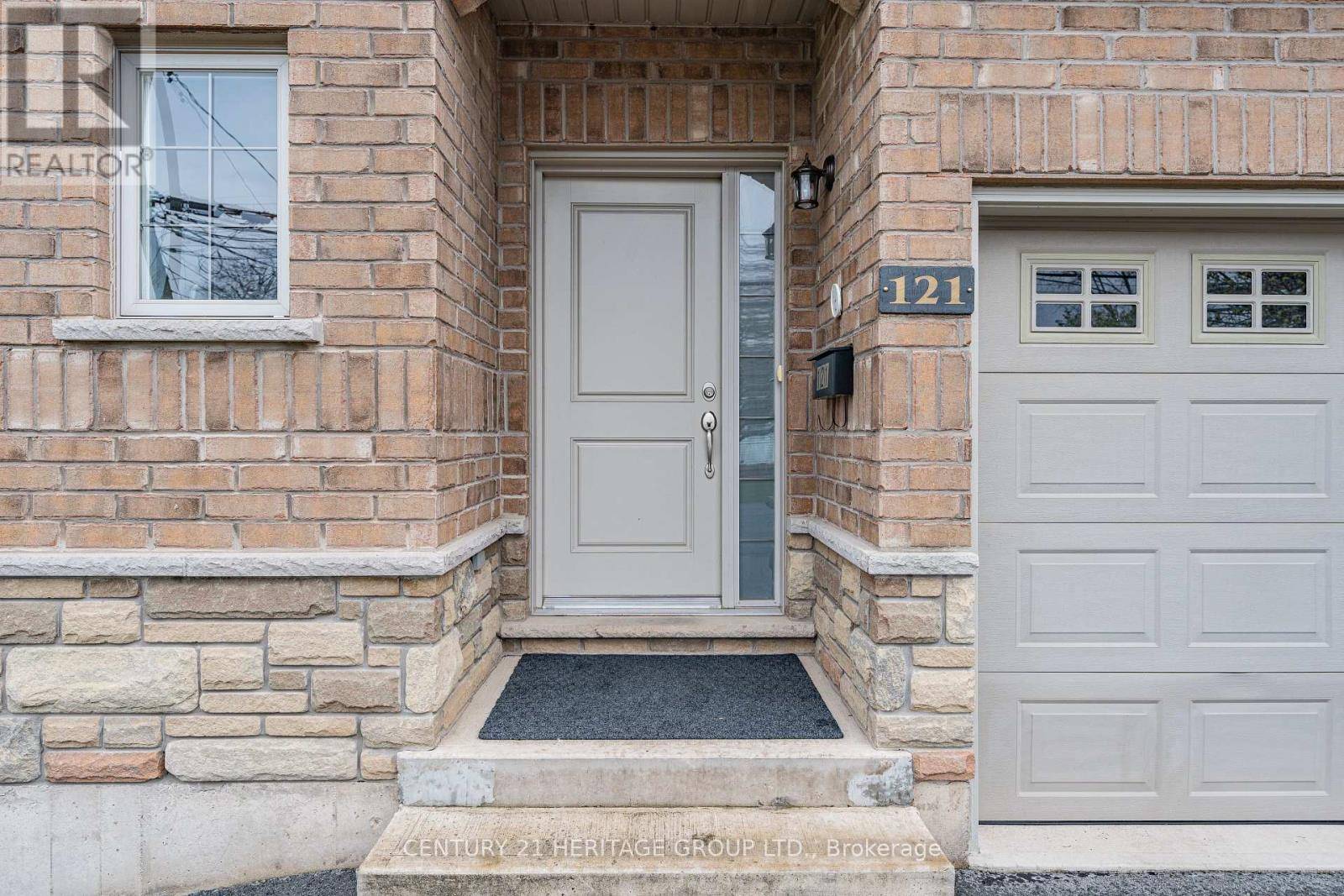 Fort Erie (lakeshore), ON L2A5L3,121 ALBERT STREET S