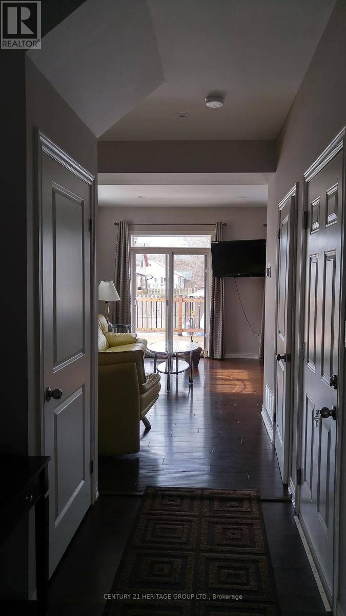 Fort Erie (lakeshore), ON L2A5L3,121 ALBERT STREET S