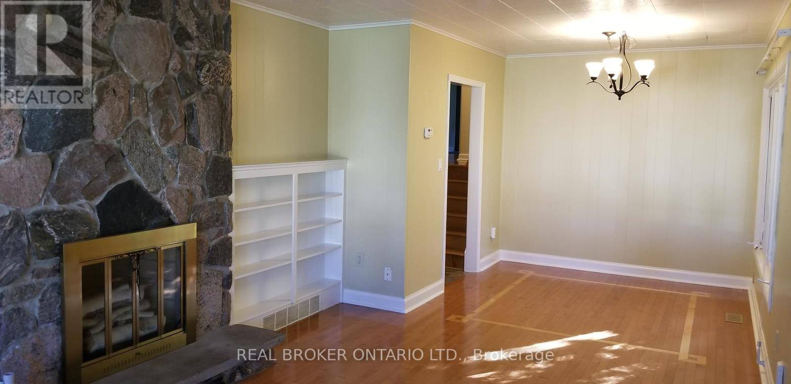 Lincoln (beamsville), ON L0R1B6,4898 KING STREET