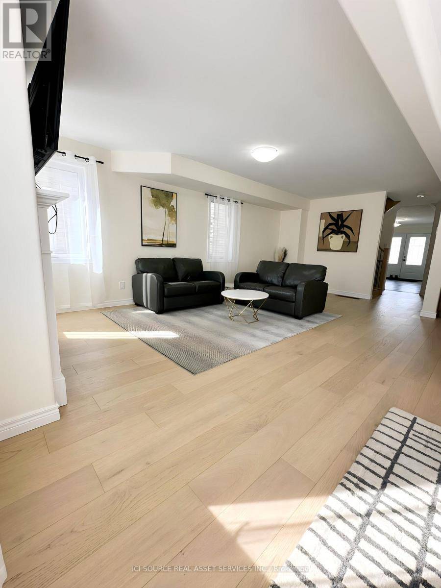 Peterborough (monaghan Ward 2), ON K9K0H3,905 BAMFORD TERRACE