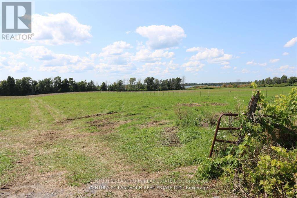 Prince Edward County (sophiasburg Ward), ON K0K1W0,861 FISH LAKE ROAD