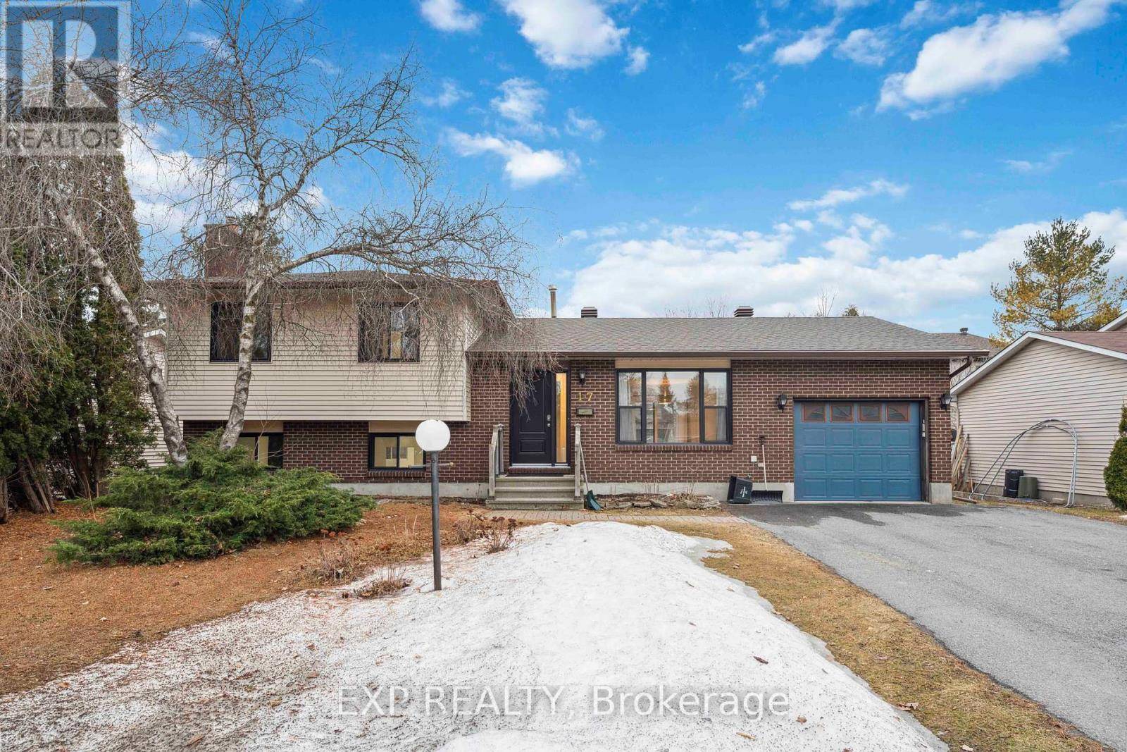 Ottawa, ON K2S1B9,17 HARTIN STREET