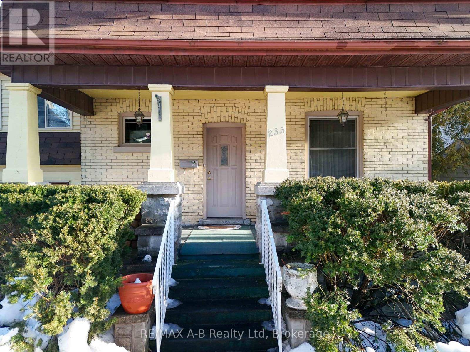 Stratford, ON N5A4Y2,235 WILLIAM STREET
