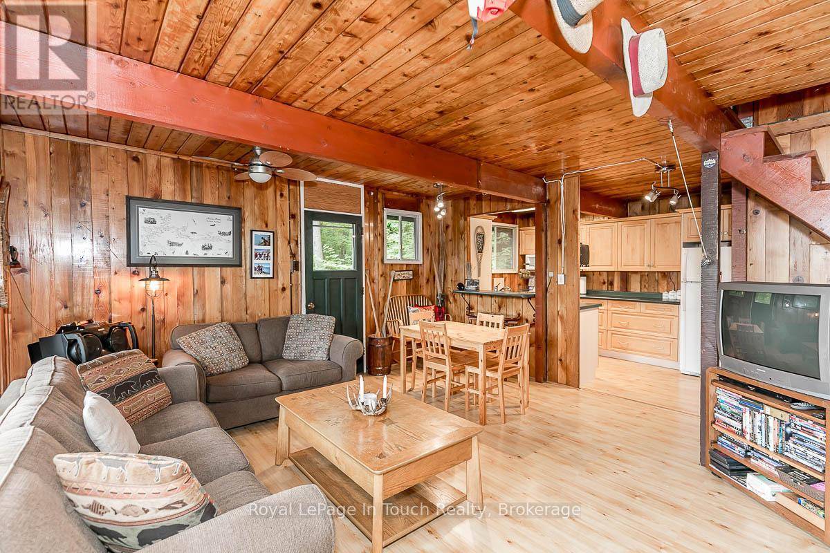 Muskoka Lakes (wood (muskoka Lakes)), ON L0K1E0,4 SEVERN RIVER SHORE