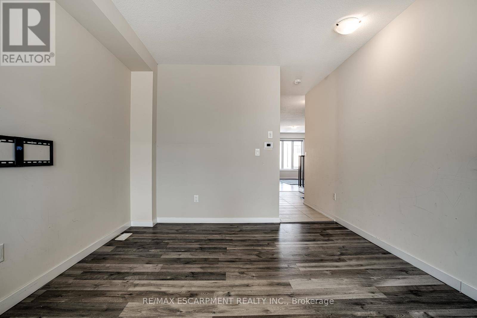Hamilton (stoney Creek), ON L8J0K8,88 SCARLETWOOD STREET