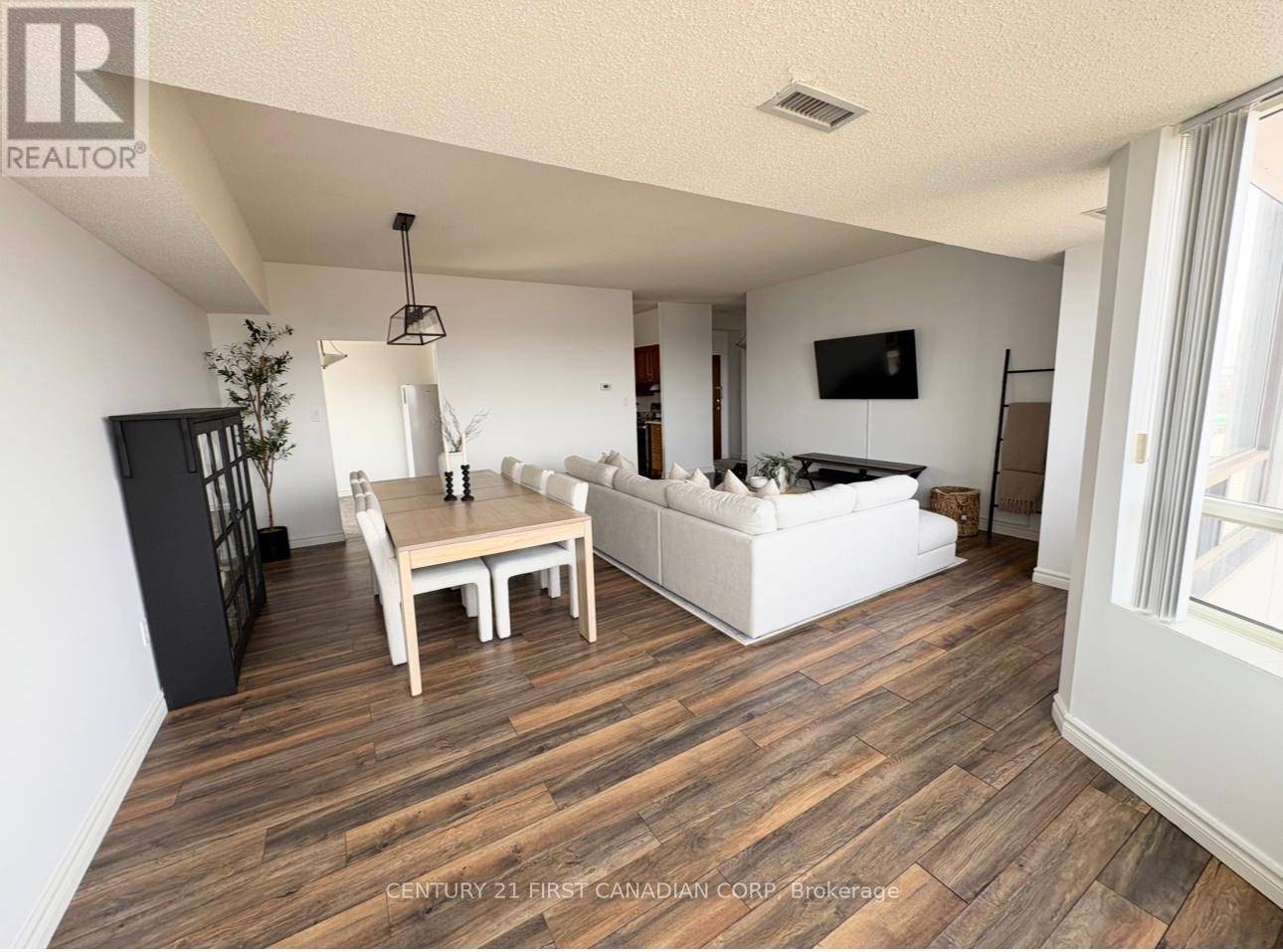 London, ON N6K4K3,744 Wonderland RD South #1206