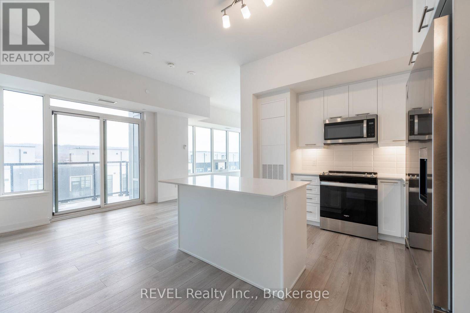 Grimsby (grimsby Beach), ON L3M4E8,385 Winston RD #402