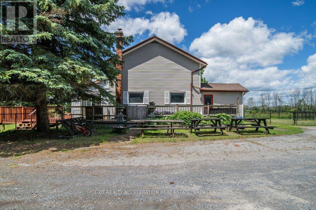 Greater Napanee, ON K0K2W0,8061 COUNTY RD 2