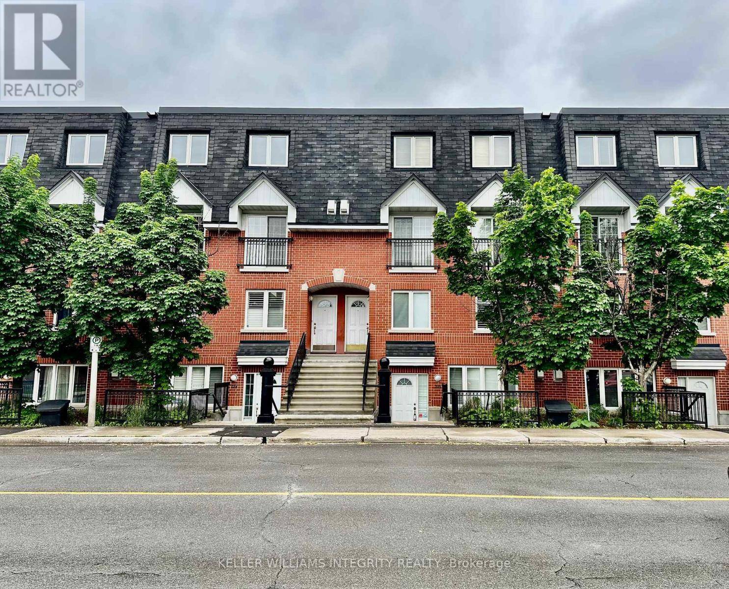 Ottawa, ON K1N8W6,245 CUMBERLAND STREET
