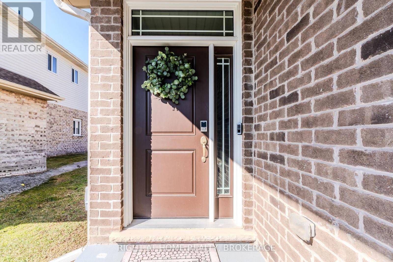 Niagara Falls (oldfield), ON L2G0H5,7787 HANNIWELL STREET