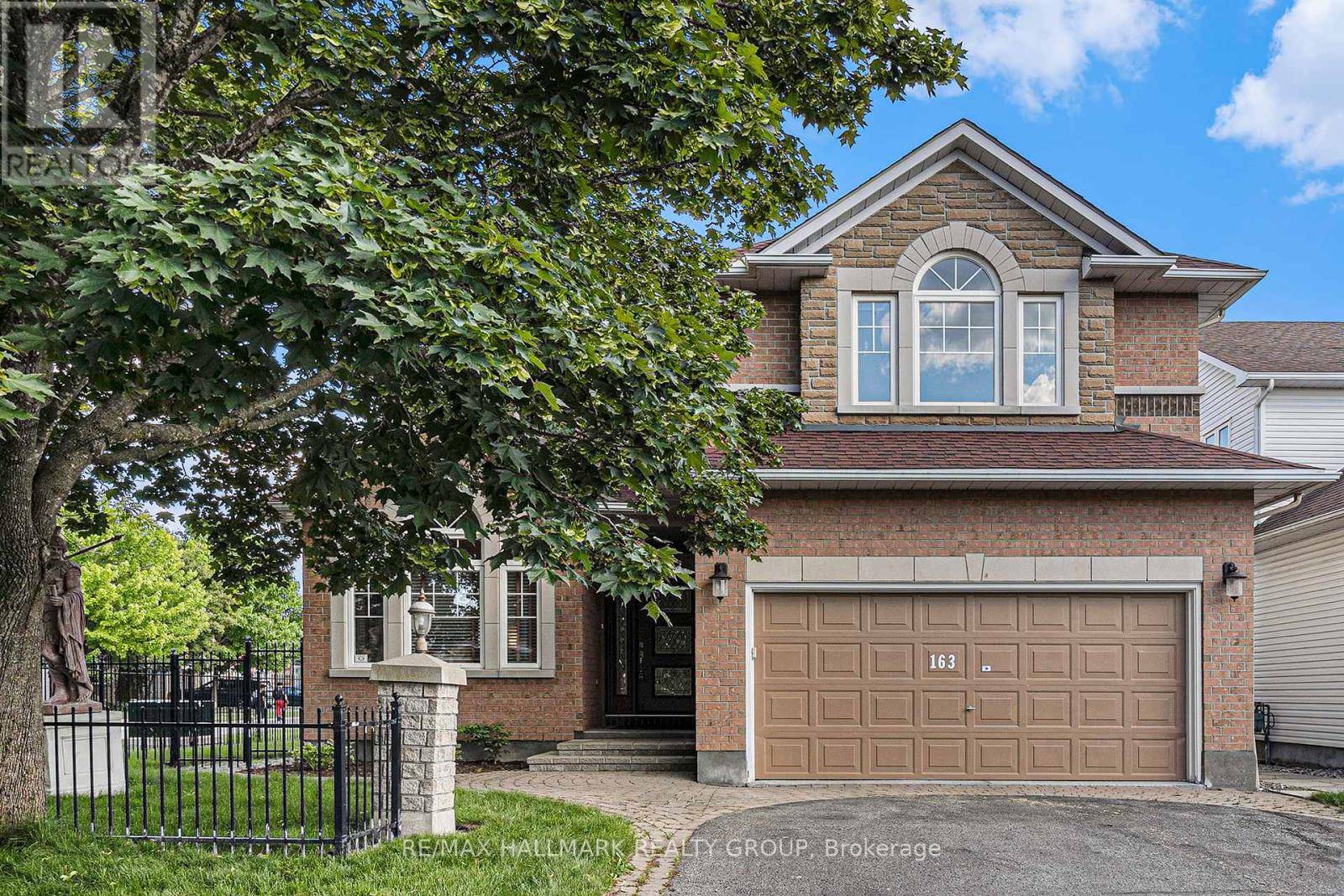 Ottawa, ON K2M2V4,163 YOHO DRIVE