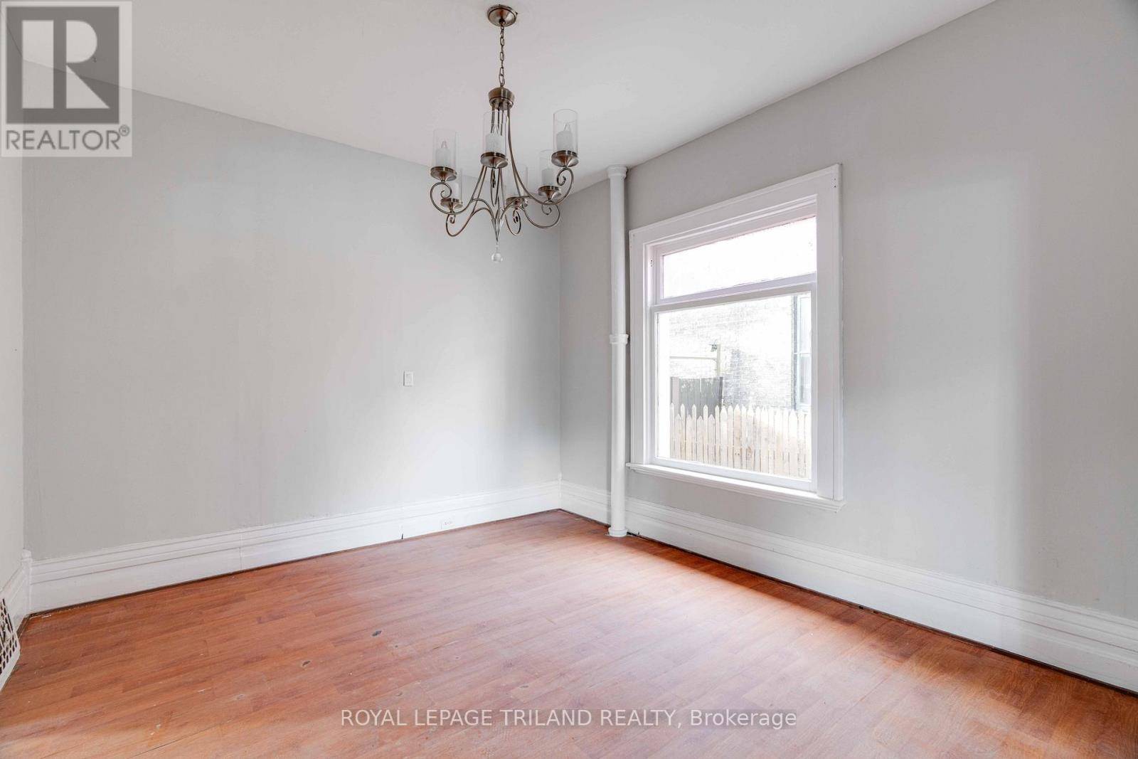 London East (east L), ON N5Z1Z4,7 MARMORA STREET