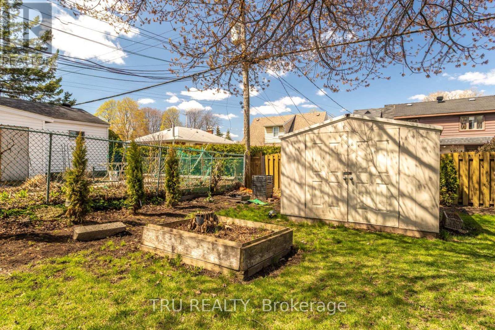 Ottawa, ON K1Z7X6,1415 LAROSE AVENUE