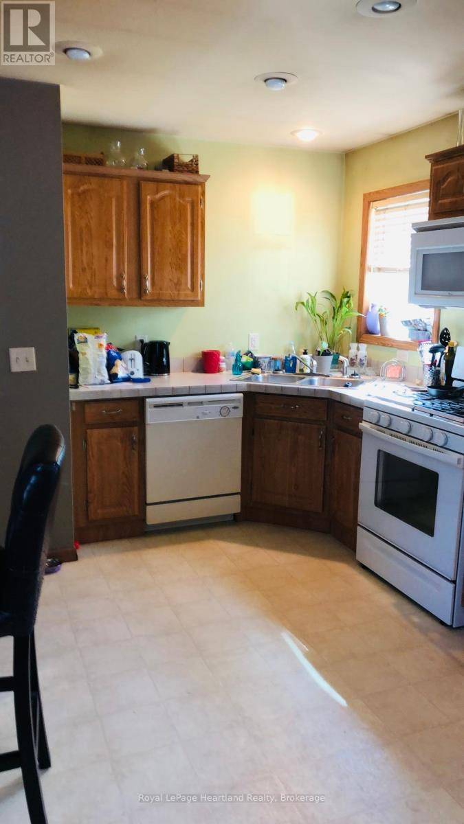 London South (south D), ON N6J1G1,198 Springbank DR #212