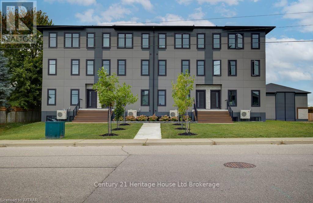 Tillsonburg, ON N4G5T9,361 Quarter Town Line #106