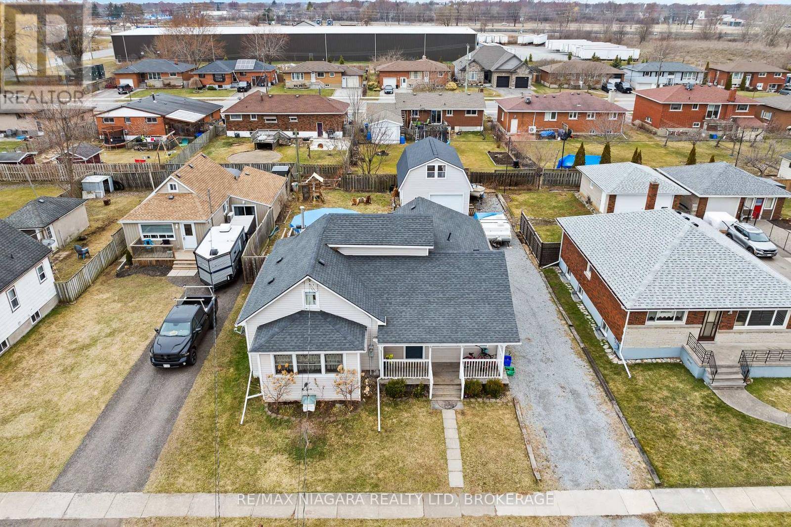 Port Colborne (killaly East), ON L3K2G1,32 CLARKE STREET