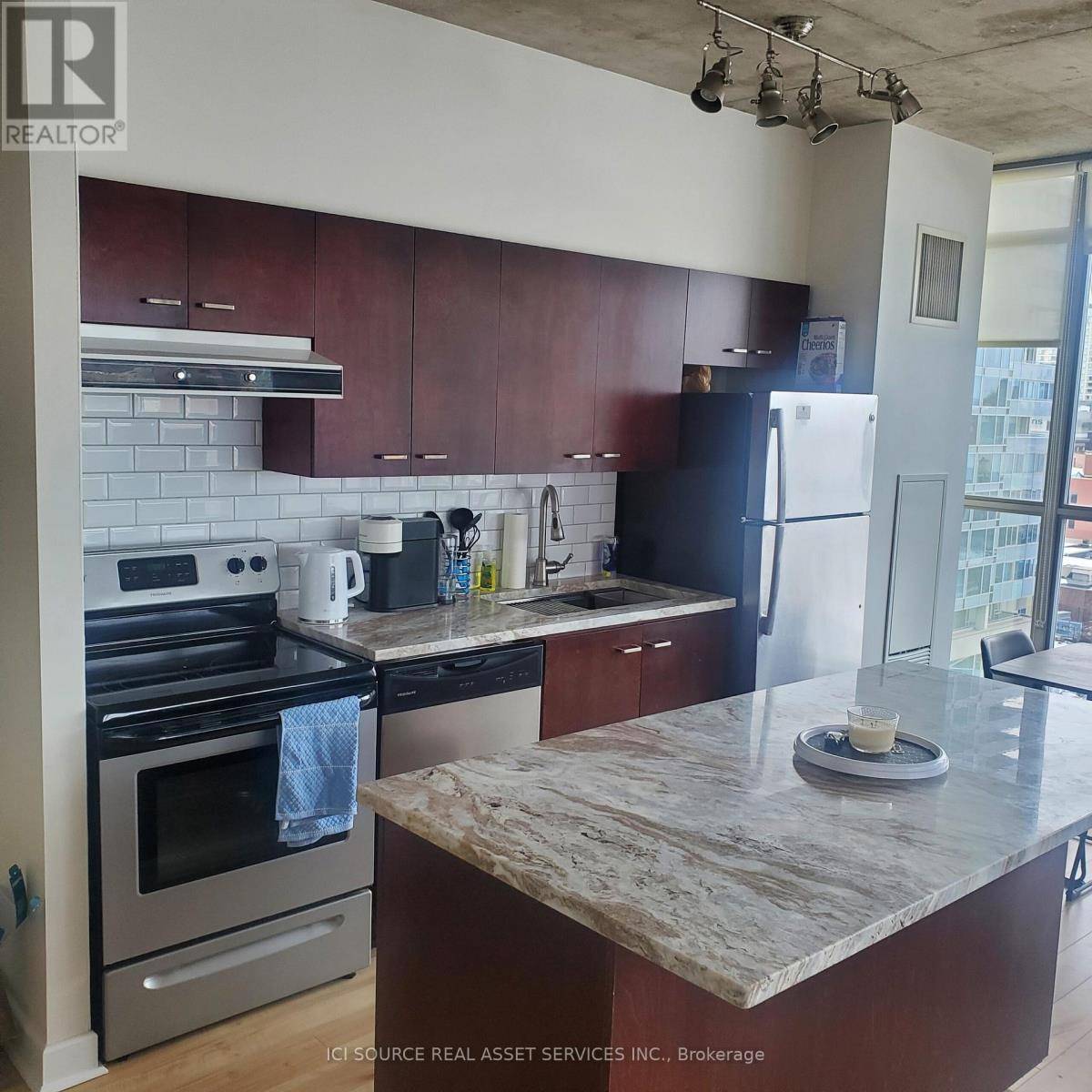 Ottawa, ON K1N1J8,179 George ST #908