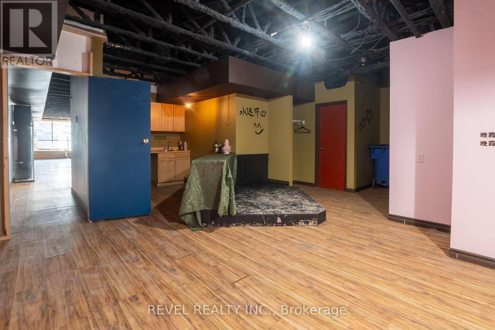 London East (east F), ON N6A3H3,LOWER LEVEL - 748 RICHMOND STREET