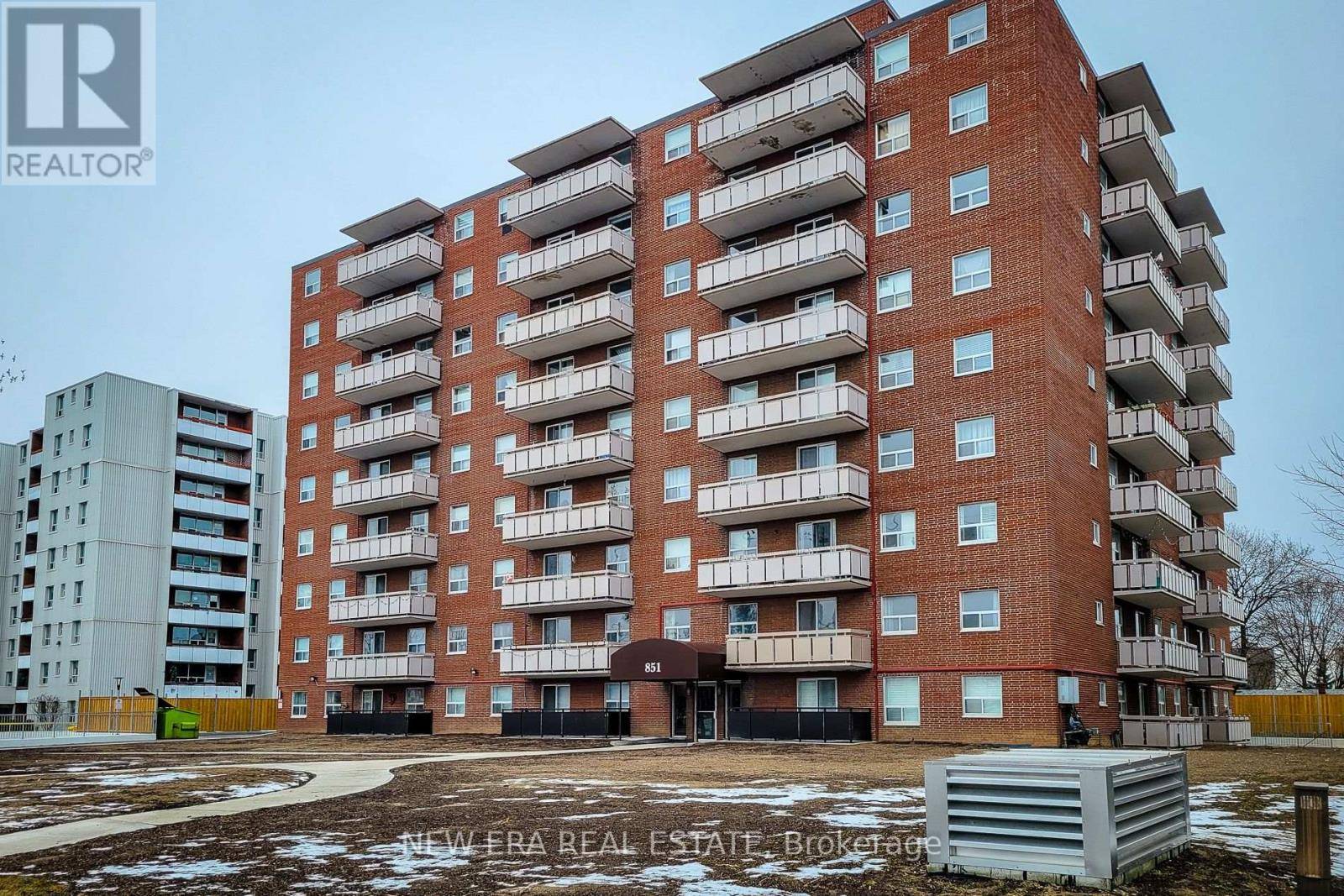 Hamilton (riverdale), ON L8G1B4,851 Queenston RD #505